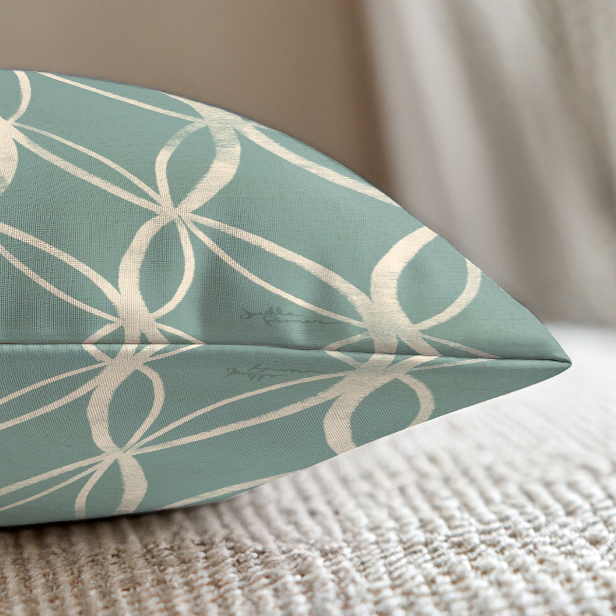 pillow-3_image-2